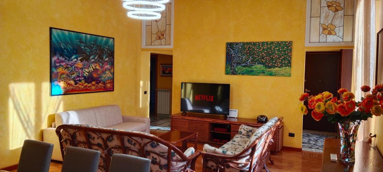 Luxe Apartment Near Milano, Rho Fiera E Mxp Busto Arsizio Ngoại thất bức ảnh