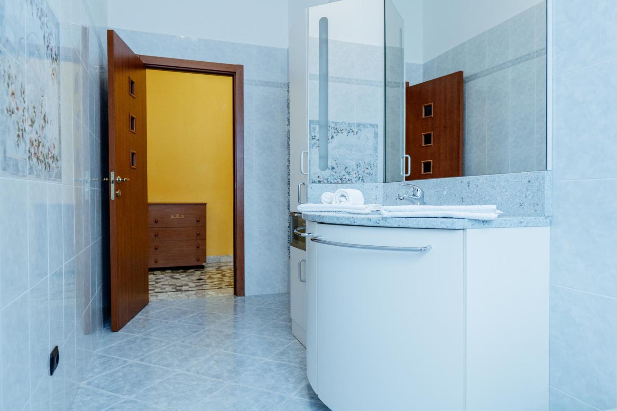 Luxe Apartment Near Milano, Rho Fiera E Mxp Busto Arsizio Ngoại thất bức ảnh